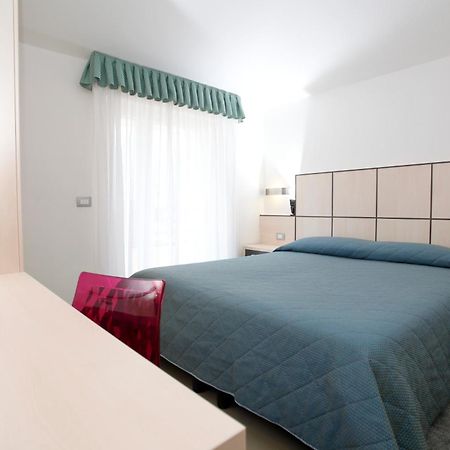 Hotel Miorelli Torbole Sul Garda Eksteriør bilde