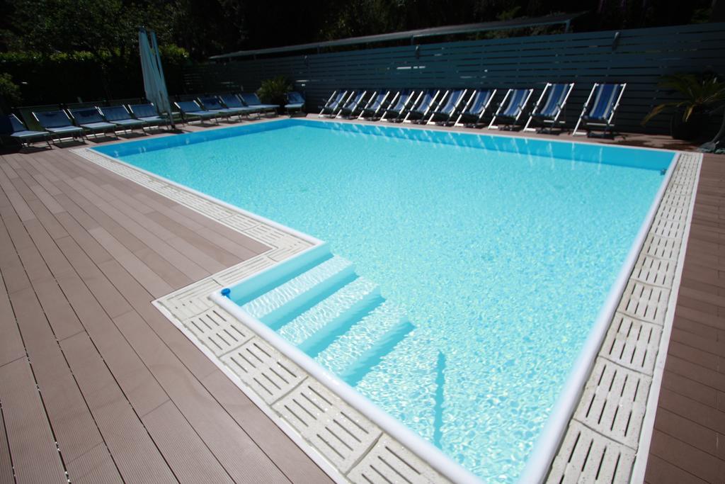 Hotel Miorelli Torbole Sul Garda Eksteriør bilde