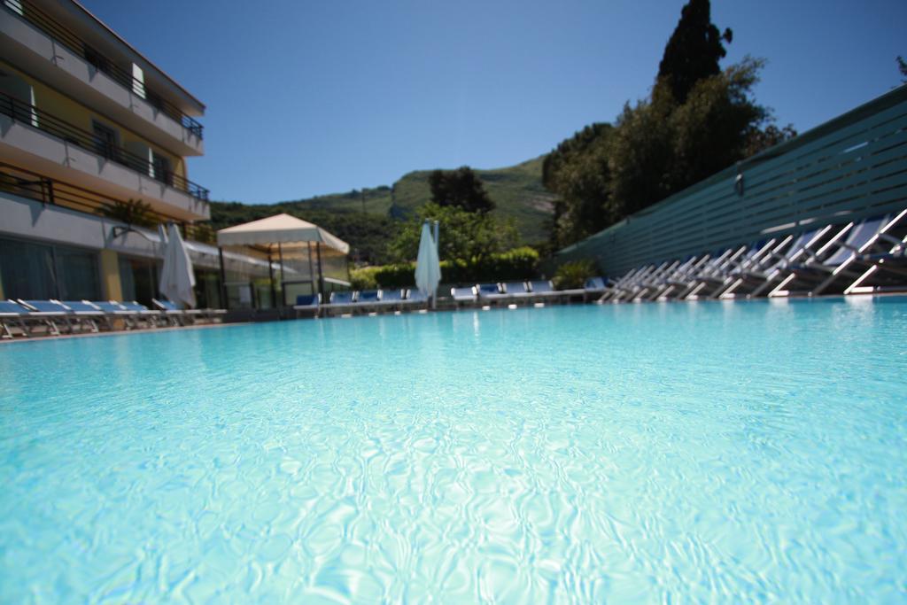 Hotel Miorelli Torbole Sul Garda Eksteriør bilde