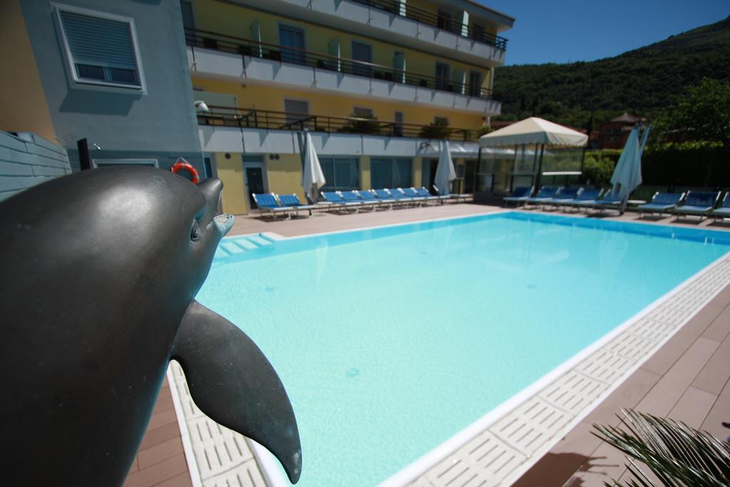Hotel Miorelli Torbole Sul Garda Eksteriør bilde
