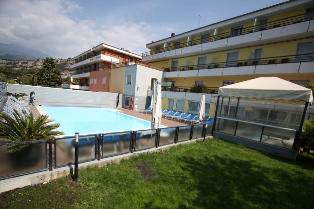 Hotel Miorelli Torbole Sul Garda Eksteriør bilde
