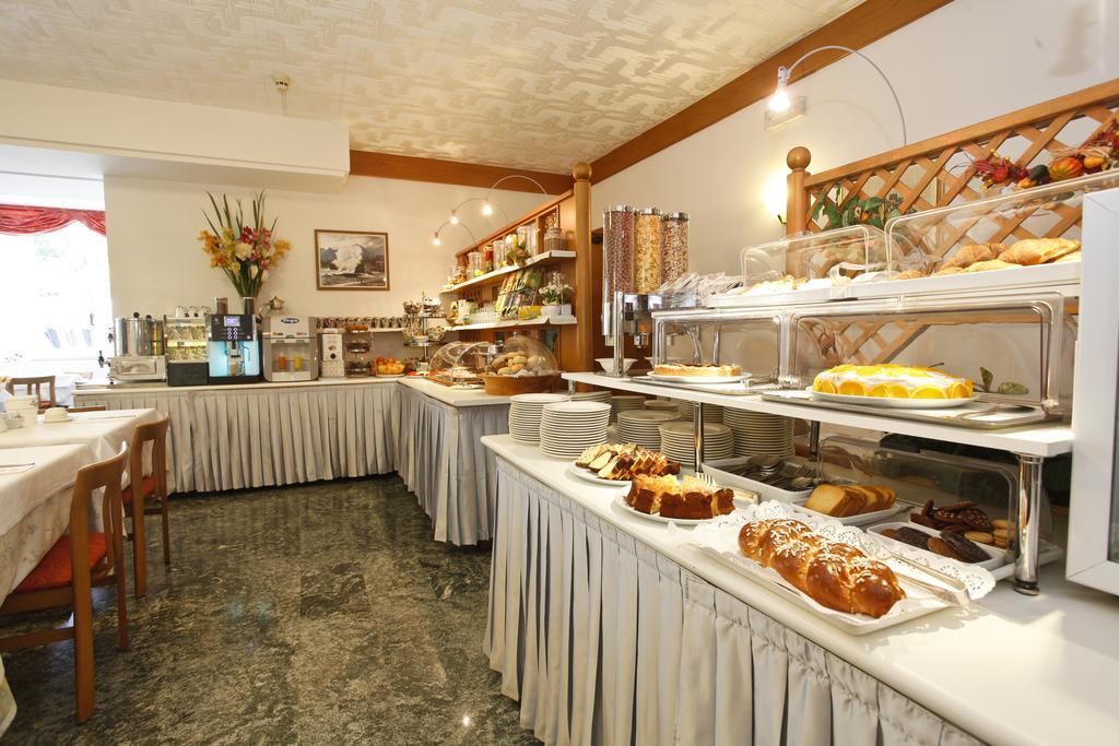 Hotel Miorelli Torbole Sul Garda Eksteriør bilde