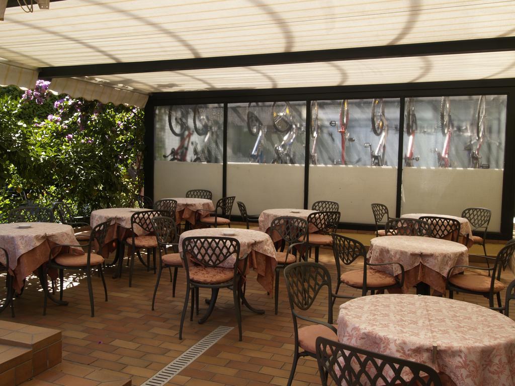 Hotel Miorelli Torbole Sul Garda Eksteriør bilde
