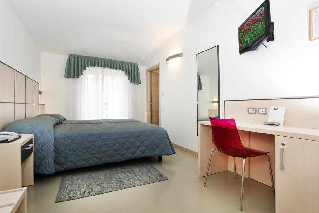 Hotel Miorelli Torbole Sul Garda Eksteriør bilde