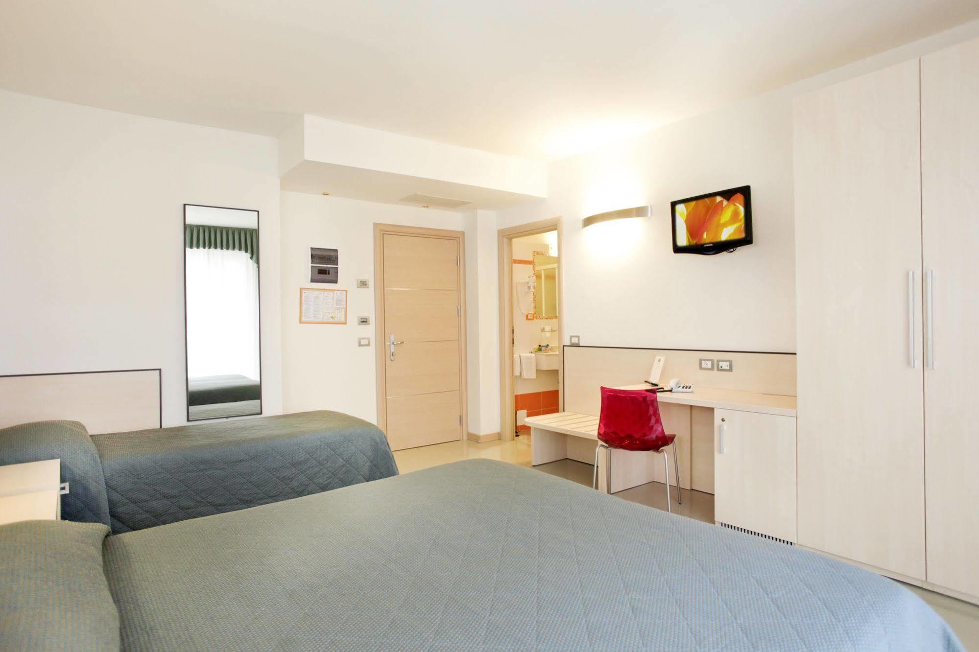Hotel Miorelli Torbole Sul Garda Eksteriør bilde